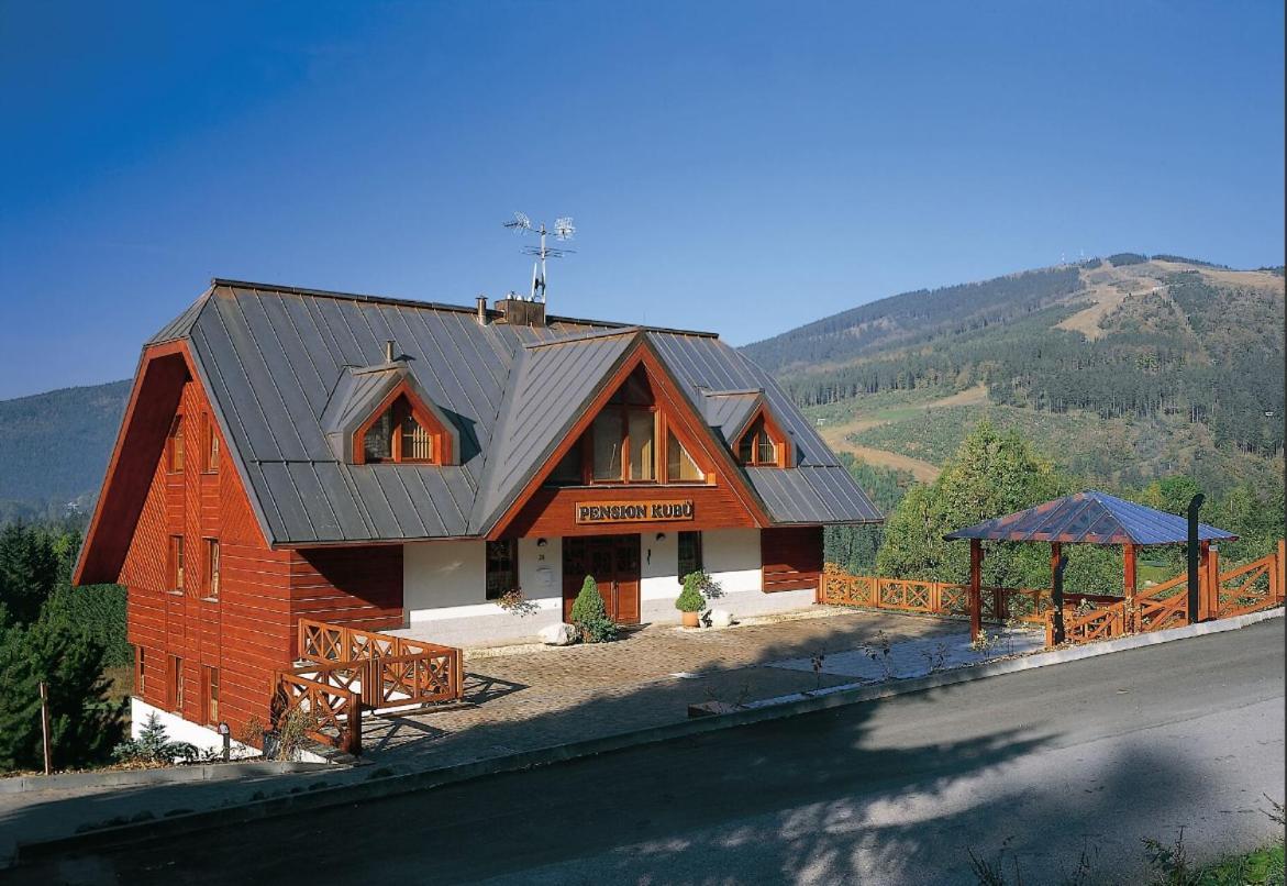 Triluzkovy Pokoj Pension Kubu ชปินด์เลอรูฟ มลิน ภายนอก รูปภาพ